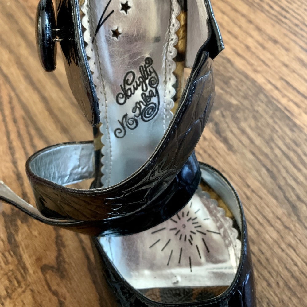 High heals - Picture 3 of 3